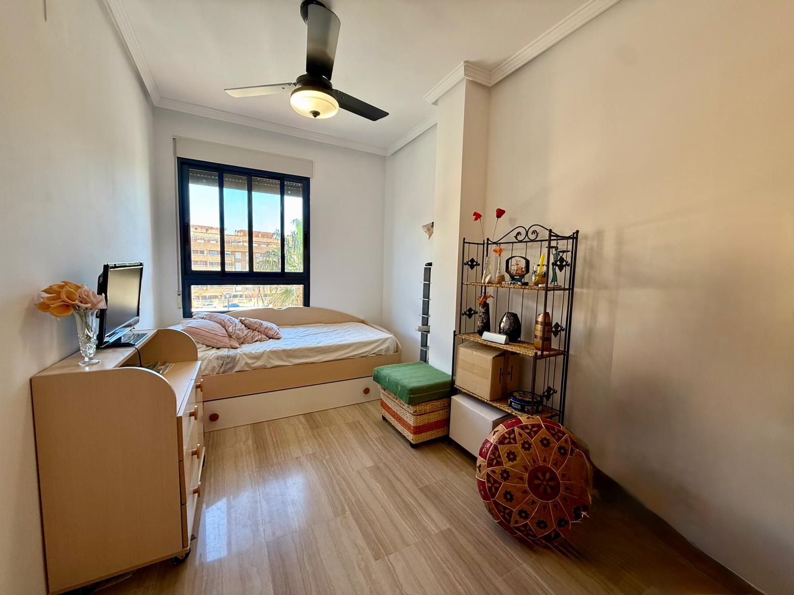 Wohnung in Denia mit drei Schlafzimmern in der Miguel Hernandez Zone