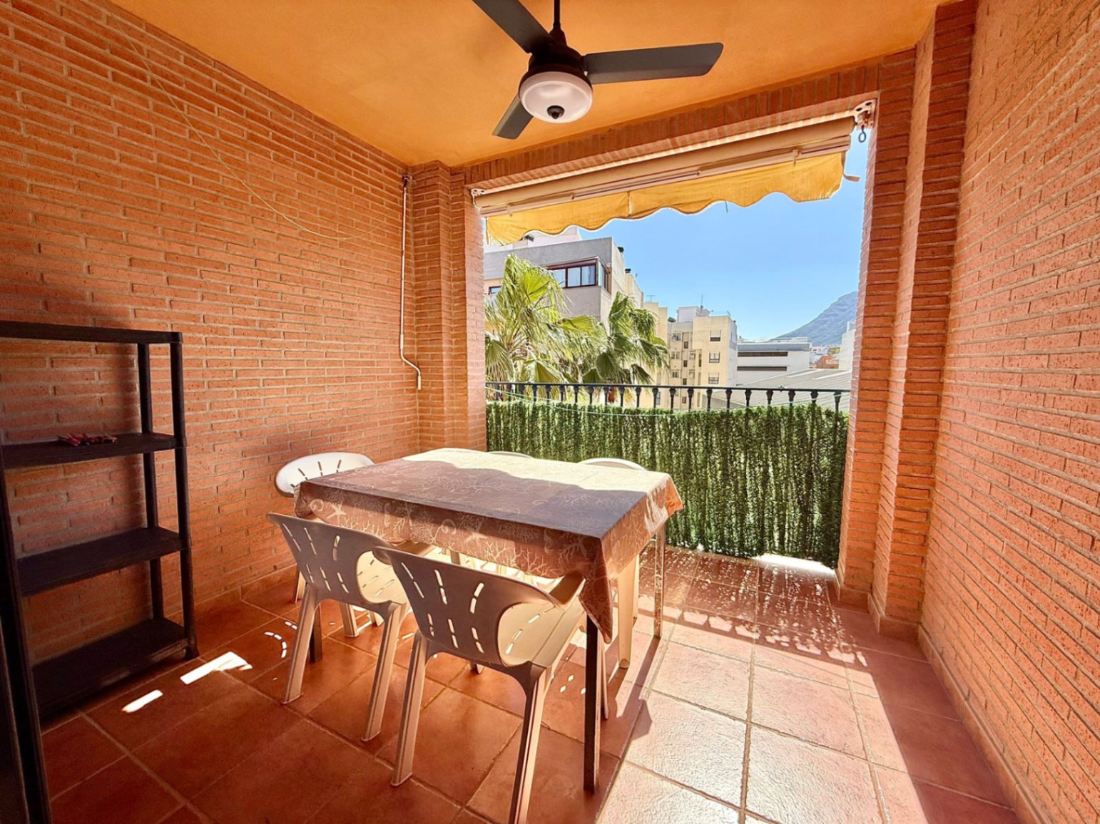 Wohnung in Denia mit drei Schlafzimmern in der Miguel Hernandez Zone