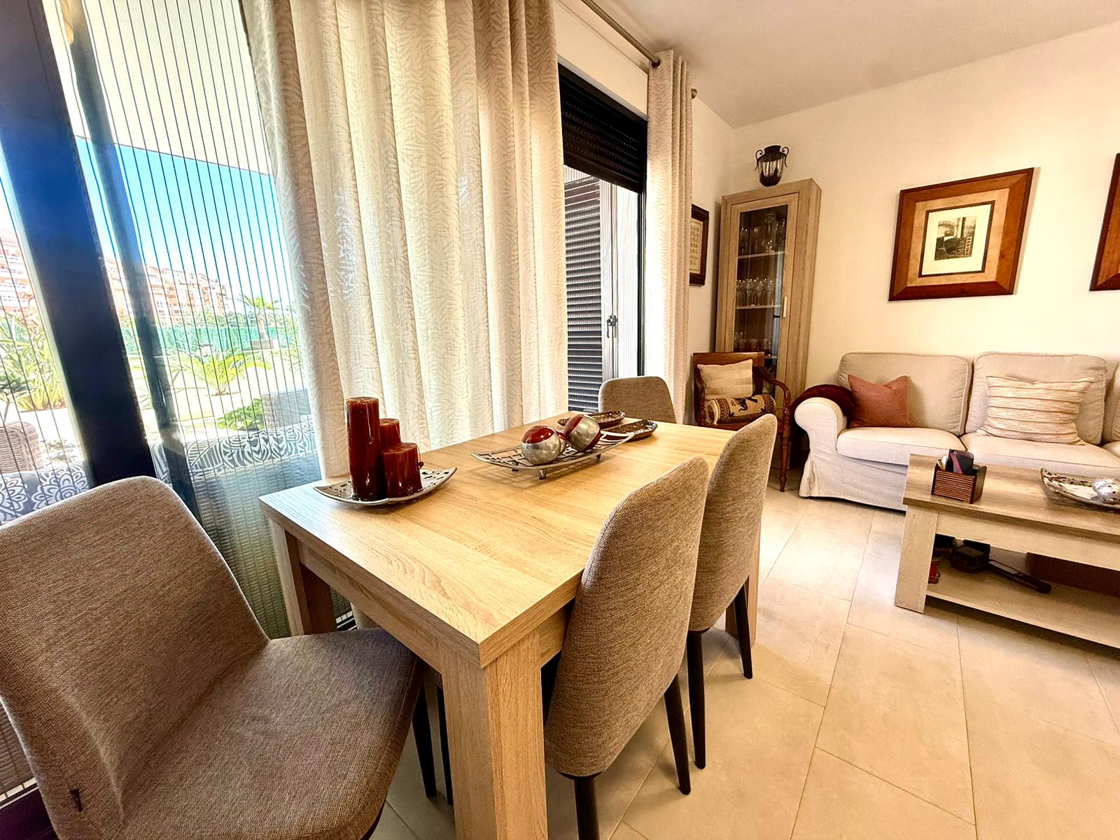 Ground floor in Denia with a large terrace in the area of the yacht club.