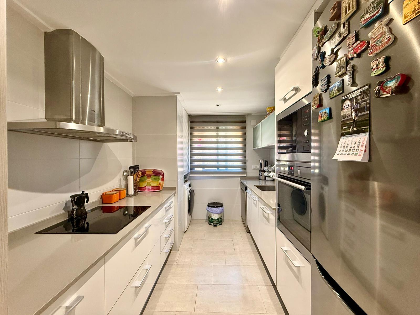 Ground floor in Denia with a large terrace in the area of the yacht club.