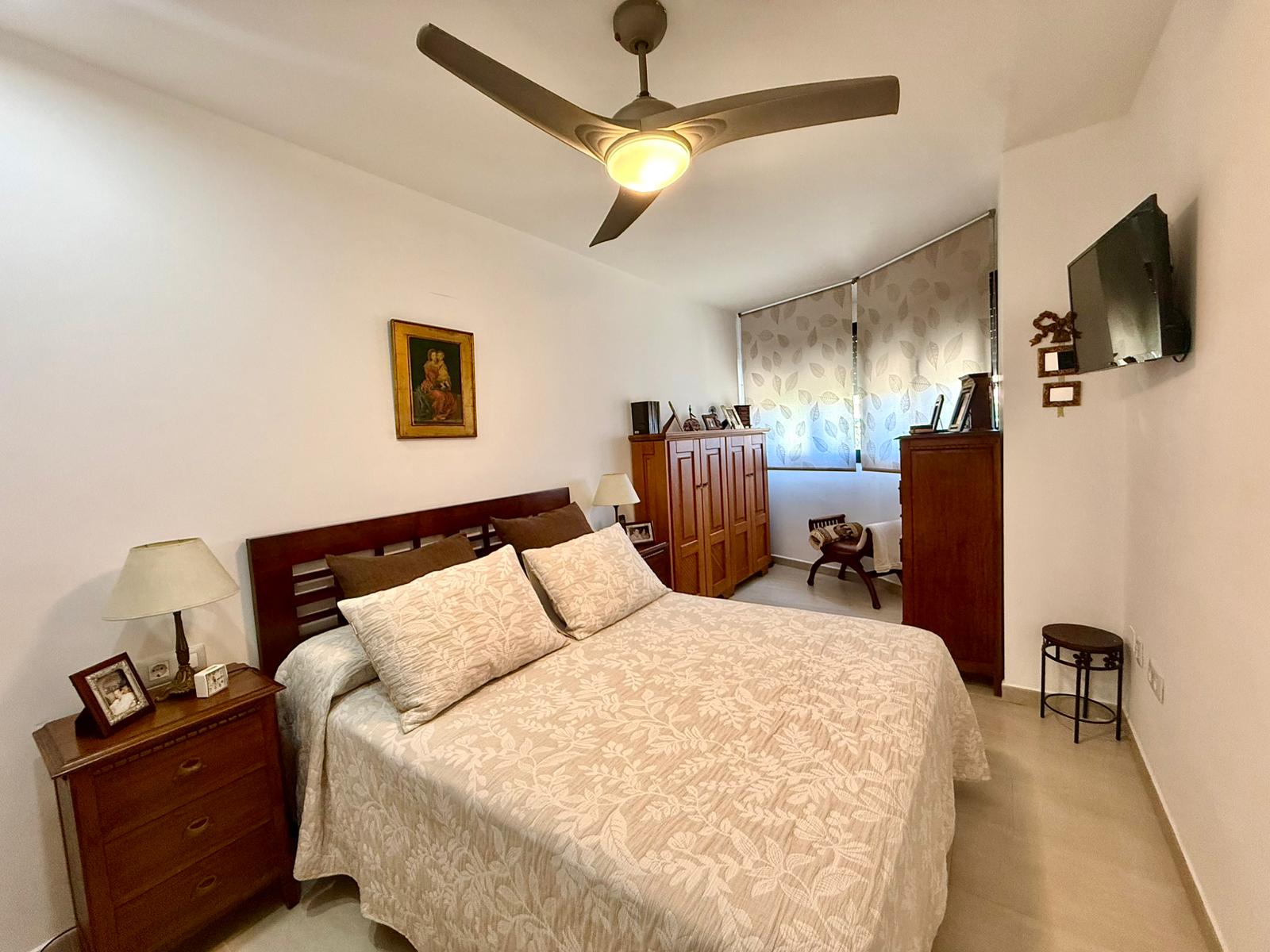Ground floor in Denia with a large terrace in the area of the yacht club.