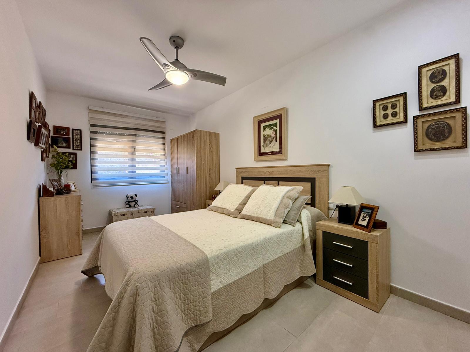 Ground floor in Denia with a large terrace in the area of the yacht club.
