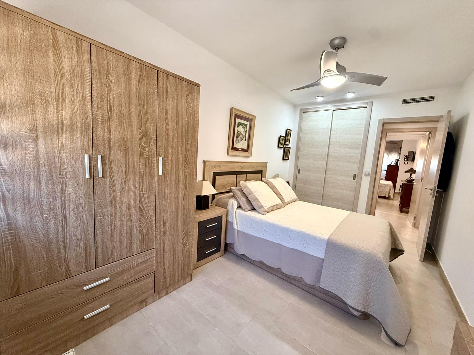 Ground floor in Denia with a large terrace in the area of the yacht club.