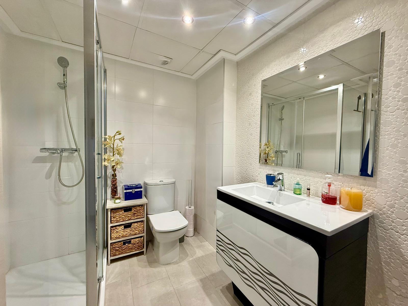 Ground floor in Denia with a large terrace in the area of the yacht club.