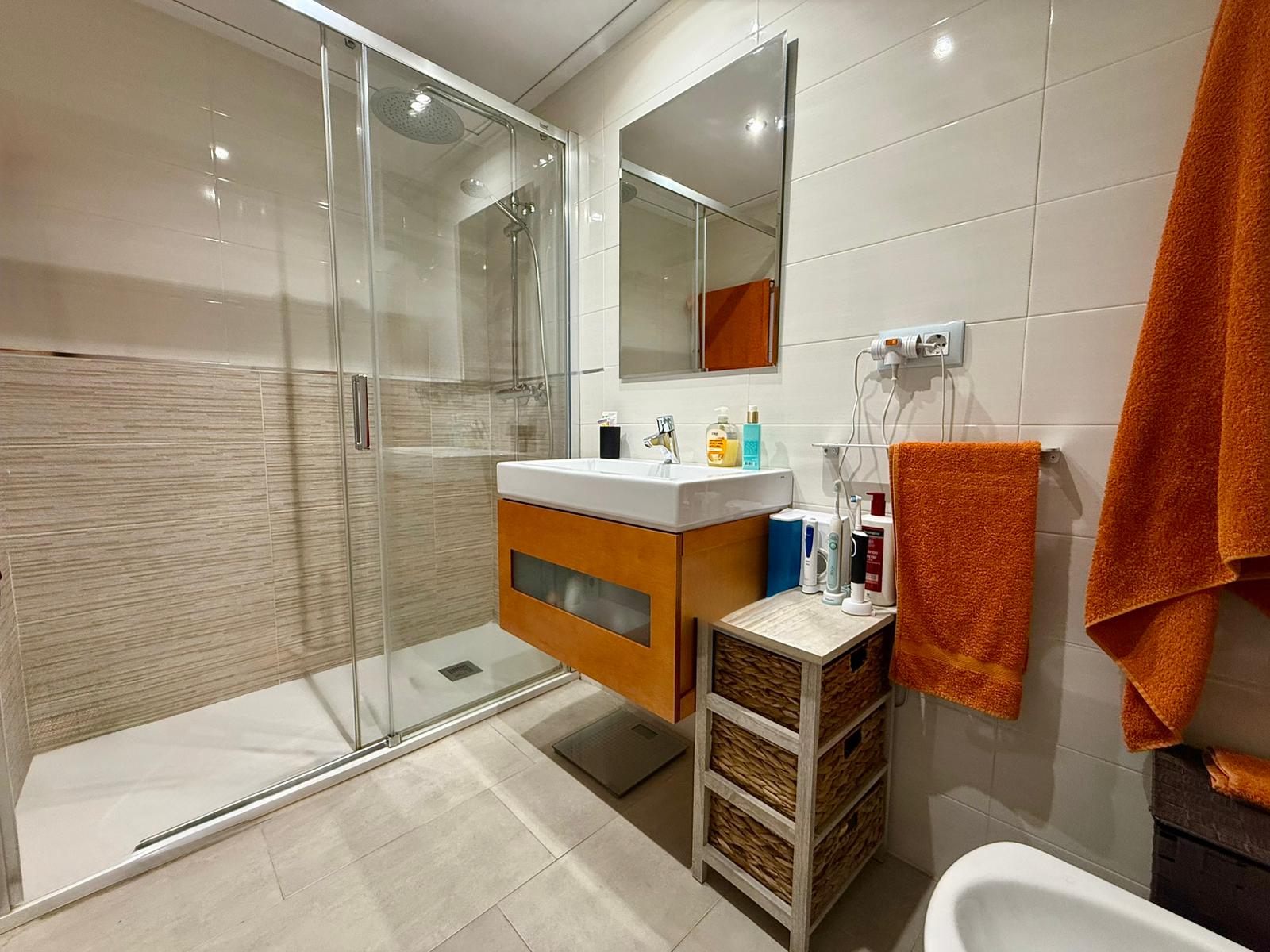 Ground floor in Denia with a large terrace in the area of the yacht club.