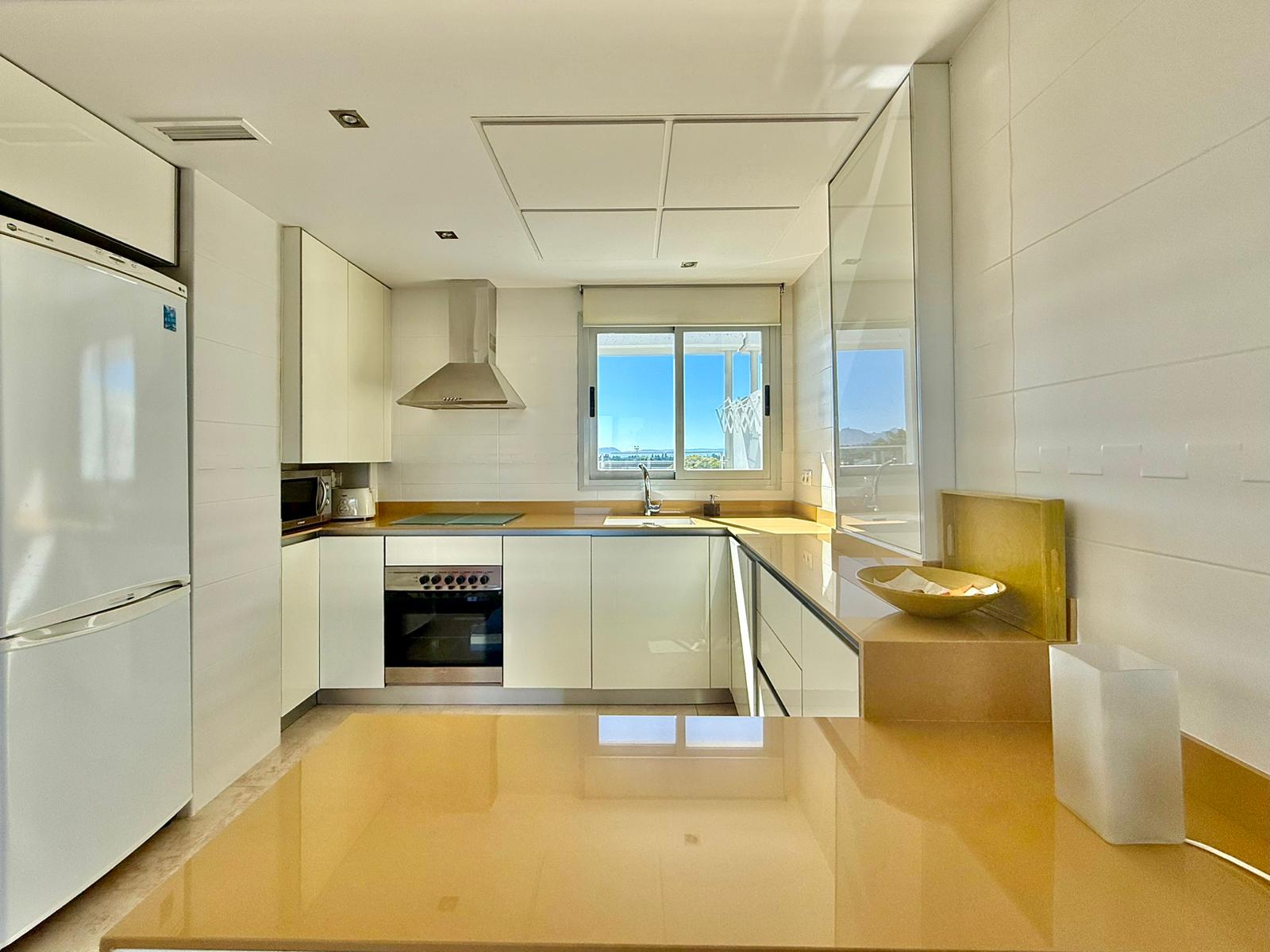 Penthouse avec des vues incroyables près de la mer et du centre de Denia.