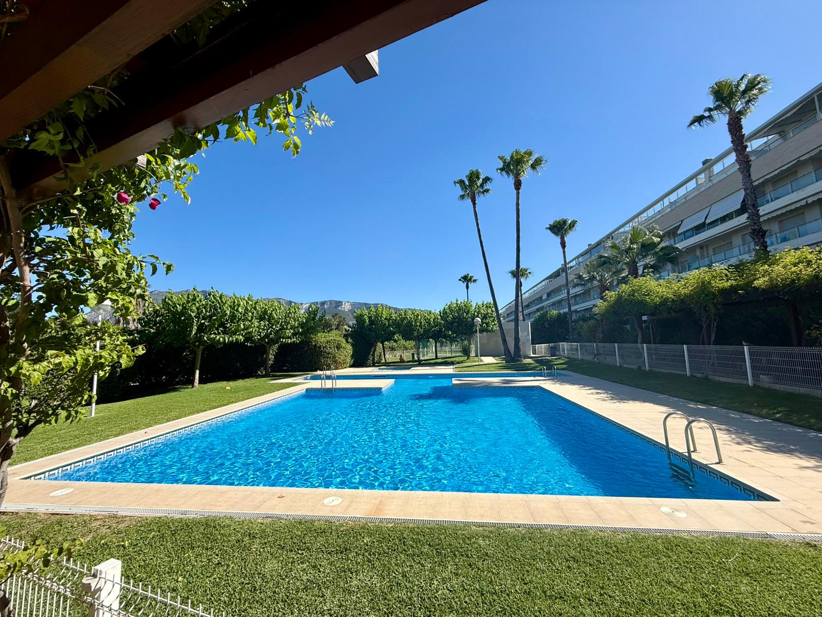 Penthouse avec des vues incroyables près de la mer et du centre de Denia.