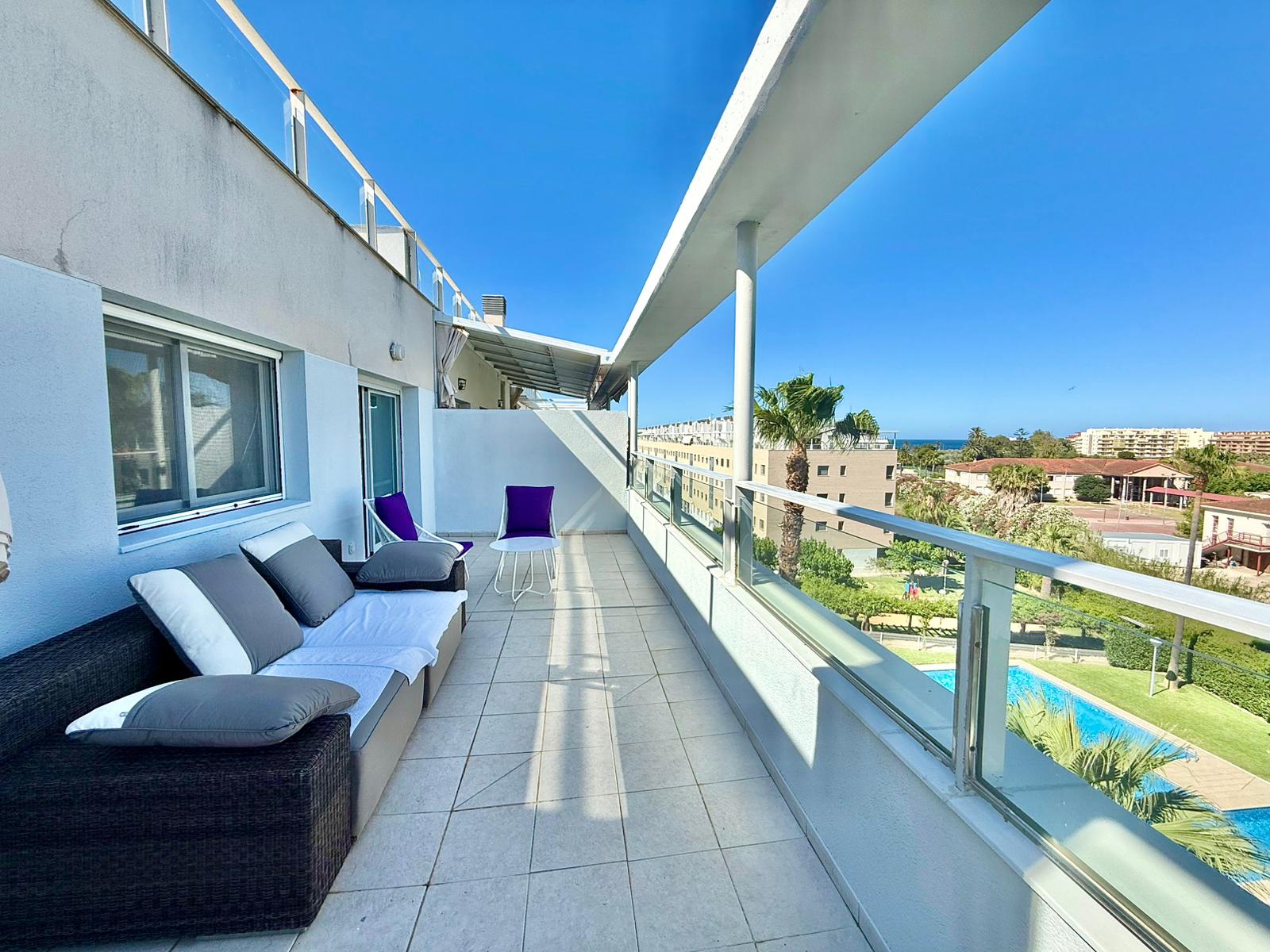 Penthouse avec des vues incroyables près de la mer et du centre de Denia.