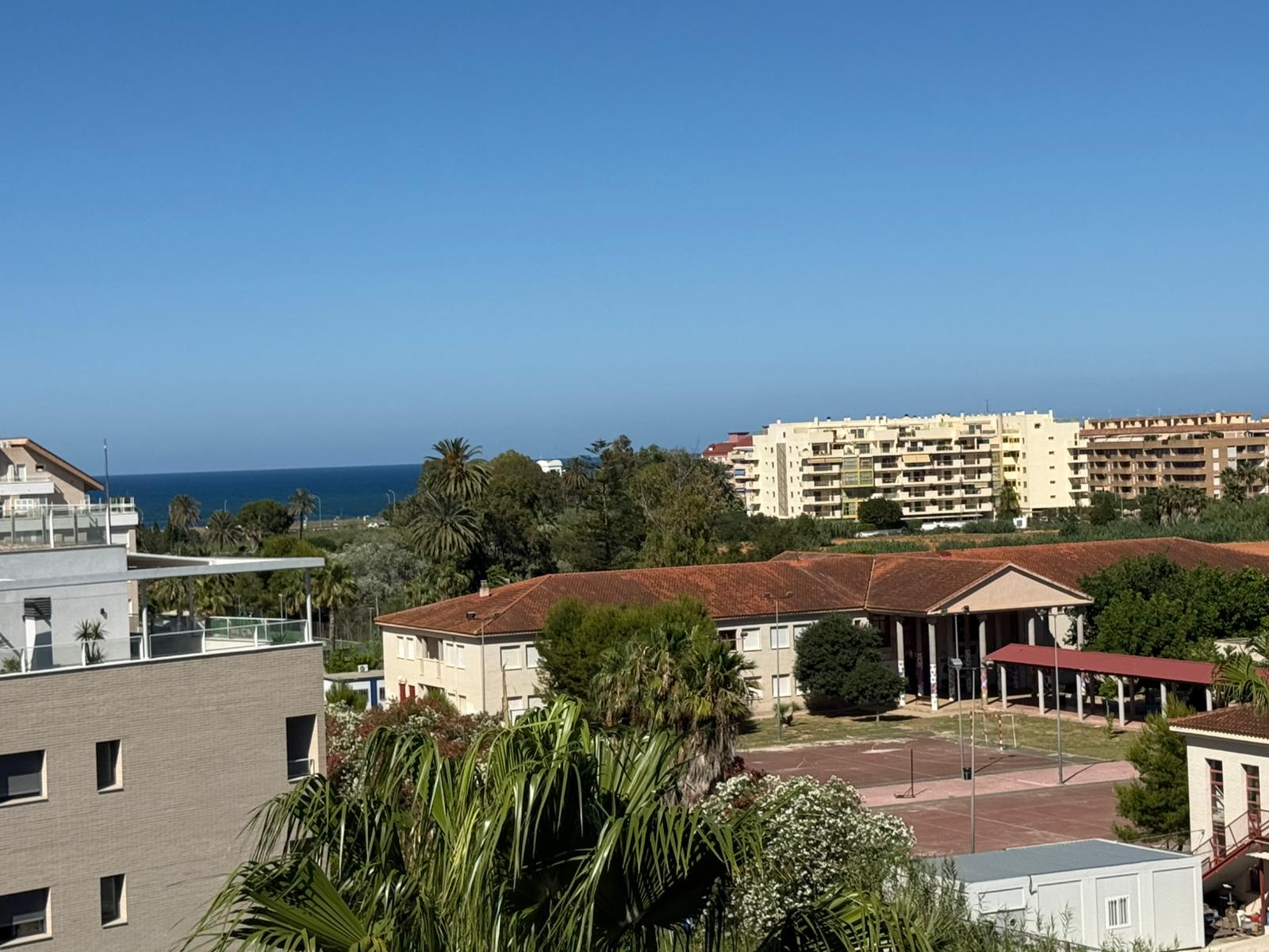 Penthouse avec des vues incroyables près de la mer et du centre de Denia.