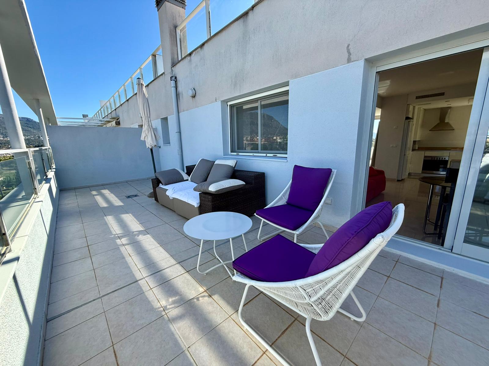 Penthouse avec des vues incroyables près de la mer et du centre de Denia.