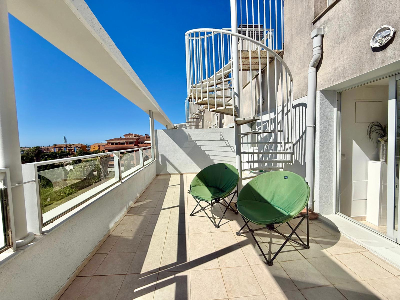 Penthouse avec des vues incroyables près de la mer et du centre de Denia.