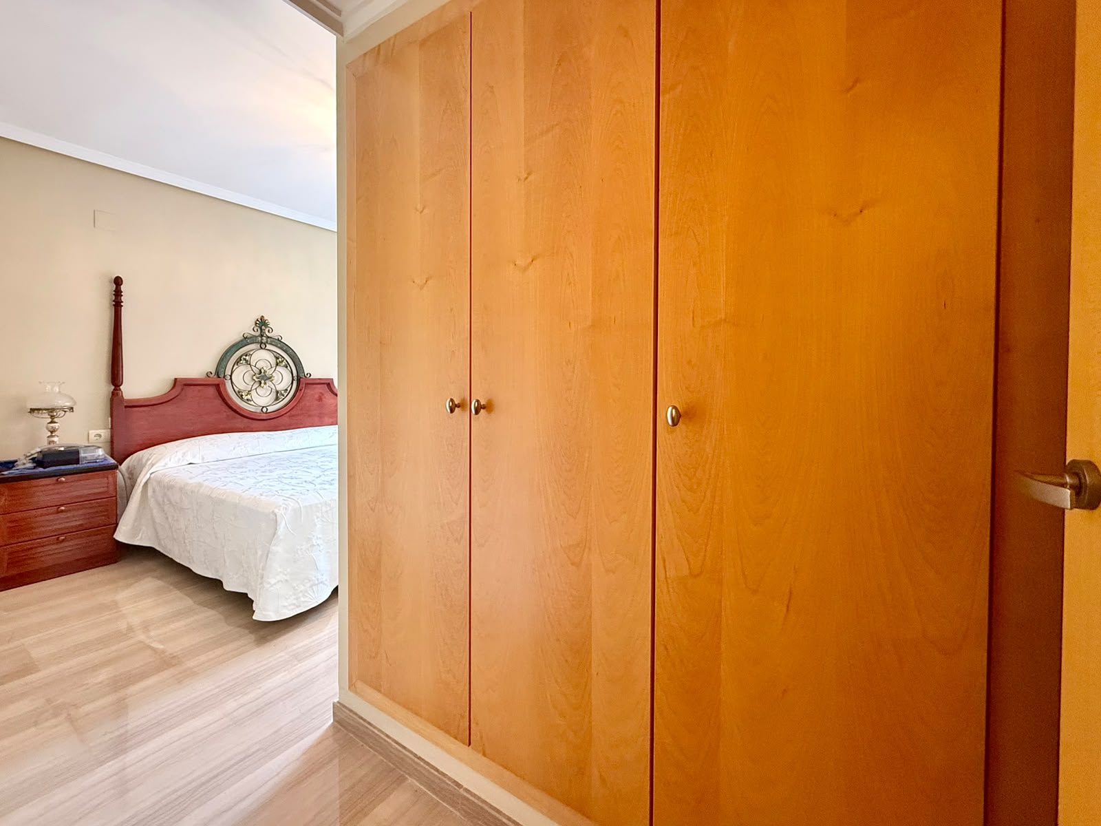 Exclusive apartment in the Miguel Hernández area, Dénia.