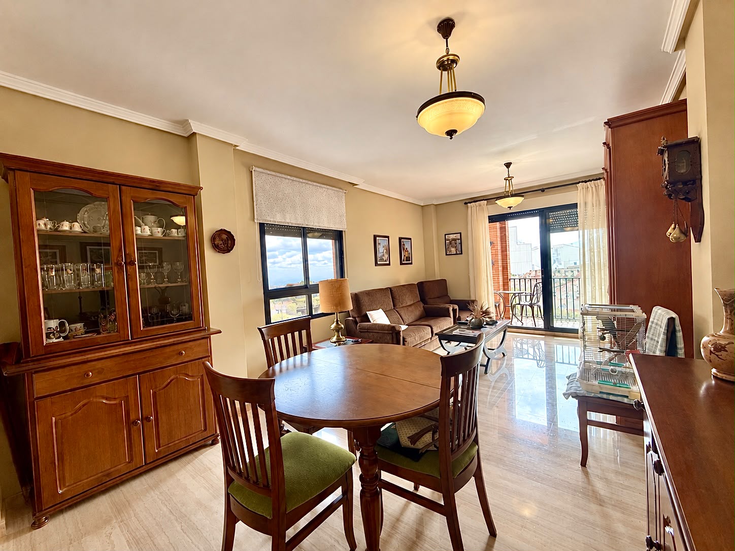 Exclusive apartment in the Miguel Hernández area, Dénia.