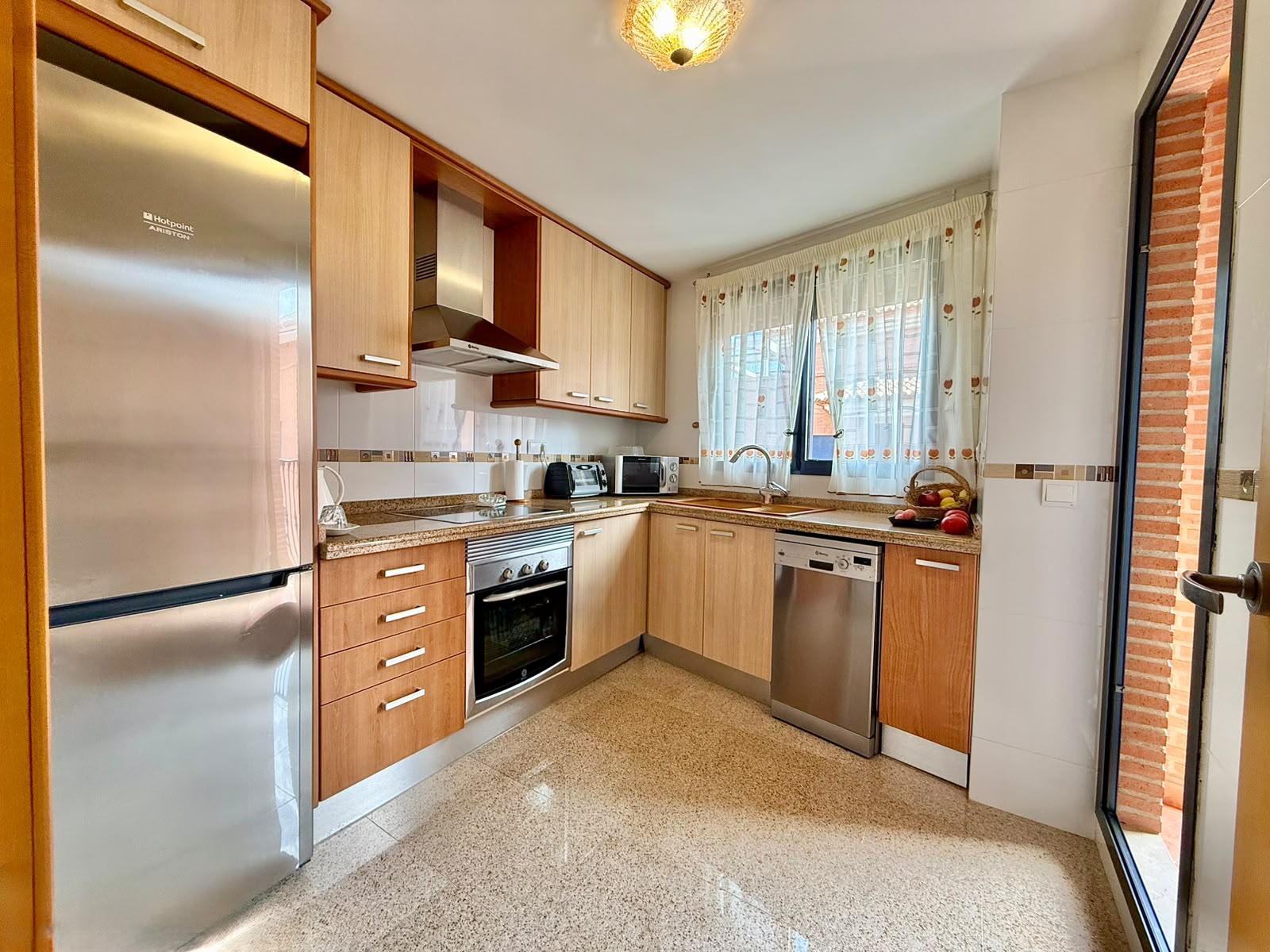 Exclusive apartment in the Miguel Hernández area, Dénia.