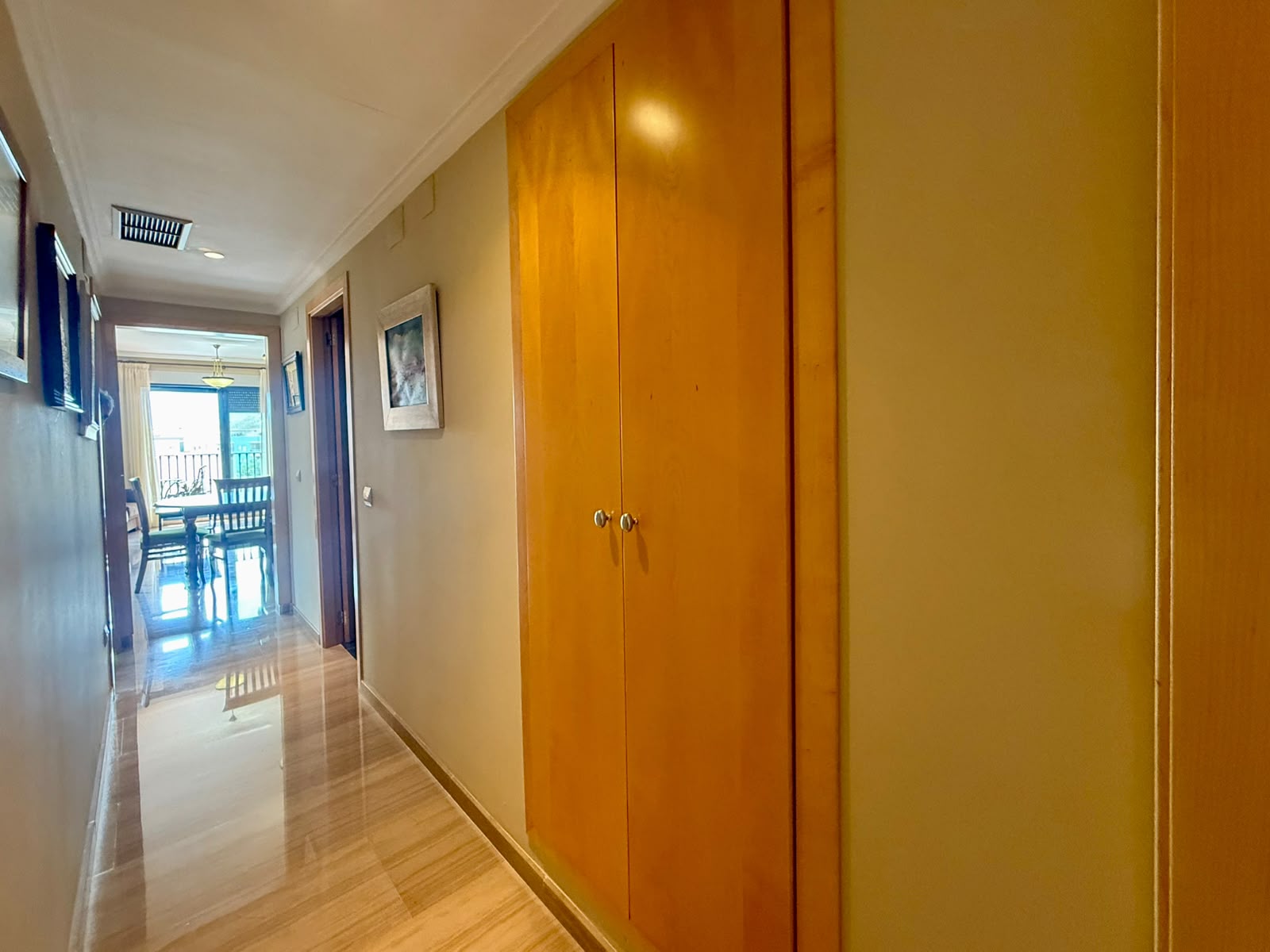 Exclusive apartment in the Miguel Hernández area, Dénia.