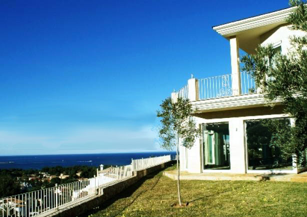 Villa in Denia for sale, with sea views