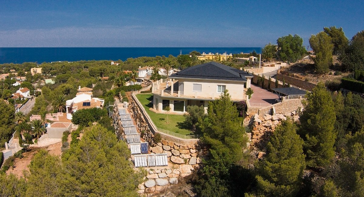 Villa in Denia for sale, with sea views